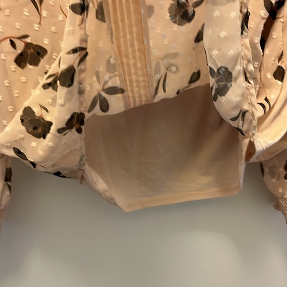 Lauren Conrad peach scooped neck floral top size Large - Picture 3 of 6